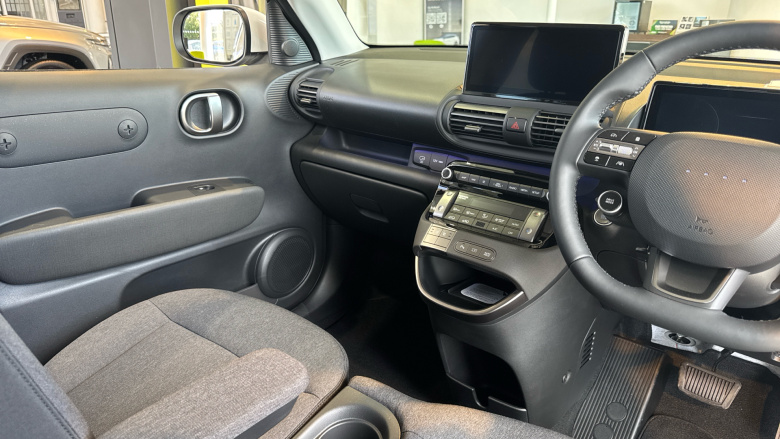Hyundai INSTER 85kW 02 49kWh 5dr Auto Electric Hatchback